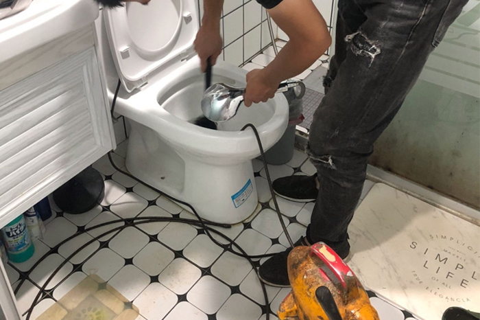 多伦疏通下水道