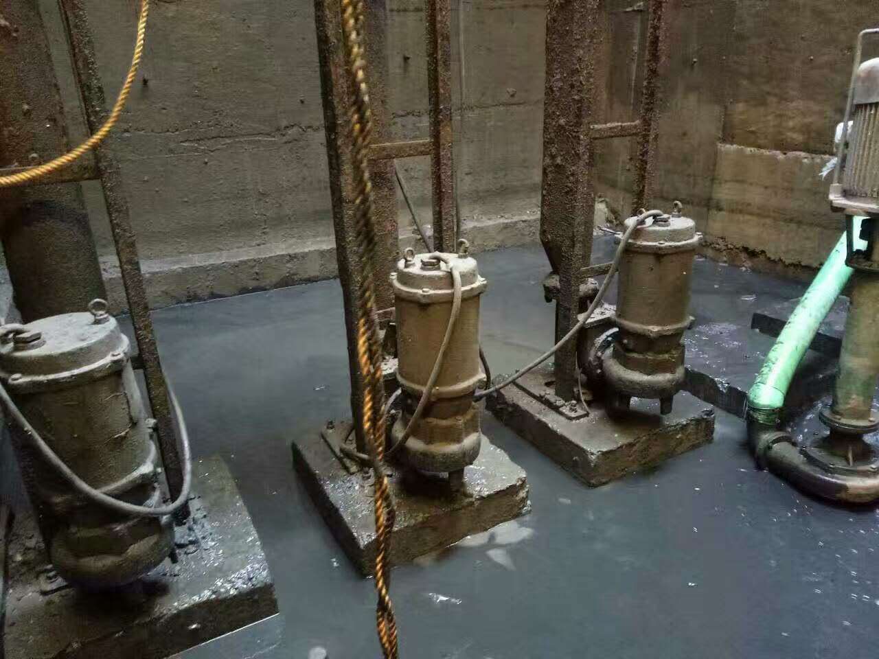 多伦污水池清理